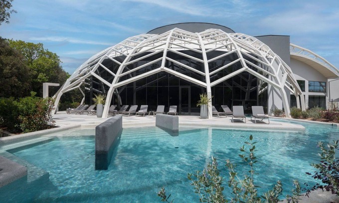 Bale House | Wonderful private villa with hot tub, WIFI, A/C, private pool, TV, terrace, pets allowed and par.