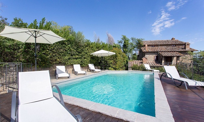 Camucia Villa | Wonderful private villa for 8 people with private pool, WIFI, A/C, TV, terrace and panoramic view