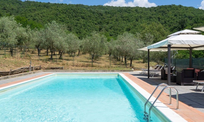 Londa Villa | Wonderful private villa for 10 people with WIFI, private pool, TV, patio and pets allowed