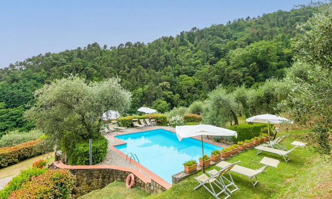 Pescia Villa | Wonderful private villa for 10 guests with WIFI, private pool, TV, terrace and panoramic view