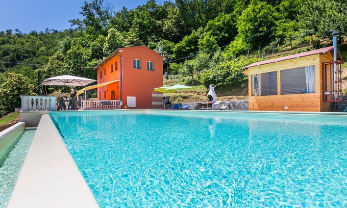 Pescia Villa | Wonderful private villa for 4 people with private pool, WIFI, A/C, TV and panoramic view