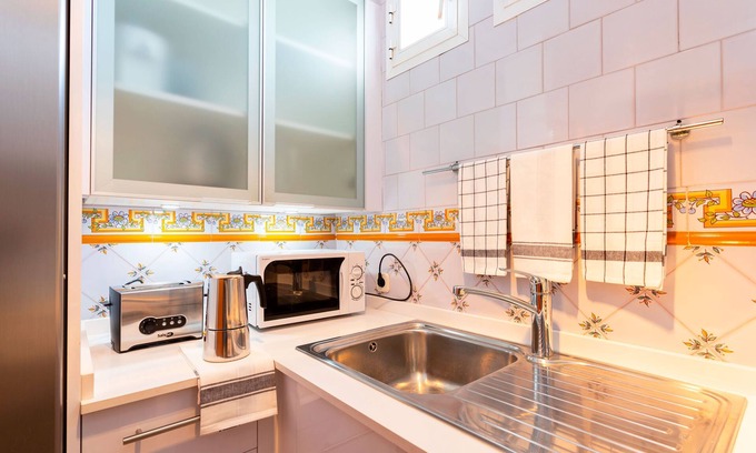 Marbella City Centre Apartment | Wonderful Townhouse with Centric Location. Tetuán Marbella