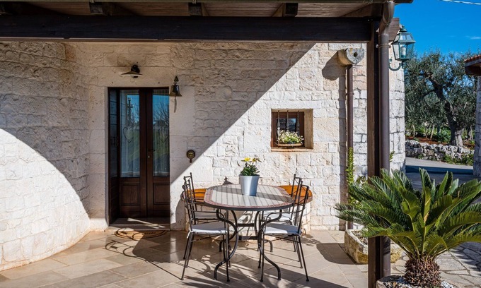 Coreggia Villa | Wonderful Trulli building in Alberobello country