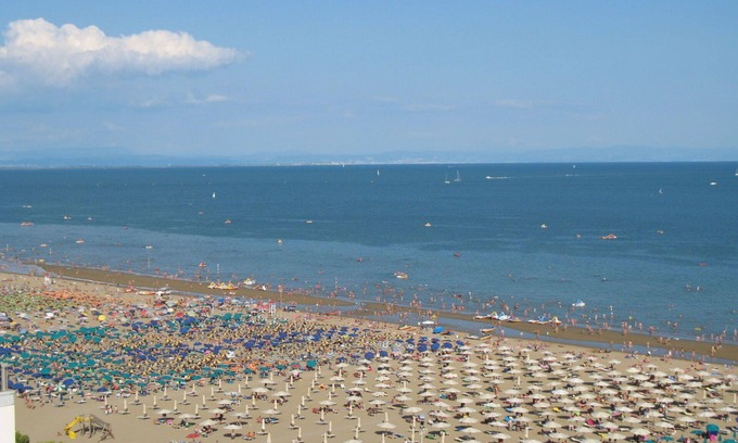 Lignano Pineta House | Wonderful villa for 6 guests with A/C, TV, terrace, pets allowed and parking