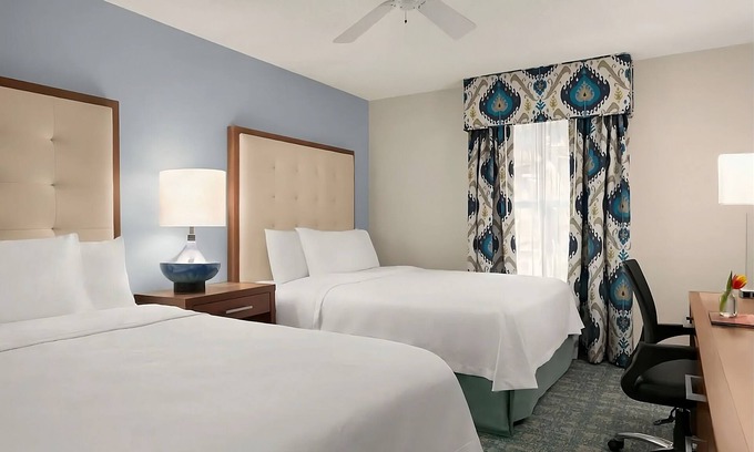 Villas Hotel | Wonderful Vacation Stay! FREE Breakfast and Parking, Near Eagle Ridge Golf Club!