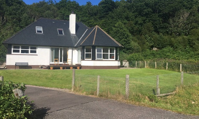Salen House | Wonderful views from peaceful coastal Highland retreat