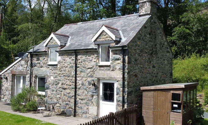 Ganllwyd House | Wonderful villa for 4 guests with WIFI and pets allowed