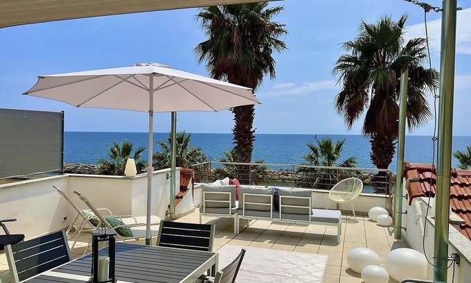 Riva Ligure House | Wonderful villa for 7 guests with WIFI, A/C, TV and terrace