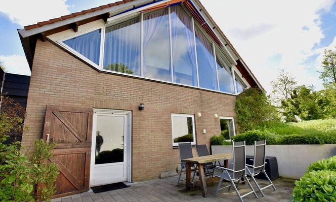 Wissenkerke Villa | Wonderful villa for 4 guests with WIFI, TV, terrace and pets allowed