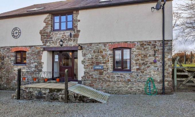 Holsworthy House | Wonderful villa for 10 guests with WIFI, terrace and pets allowed