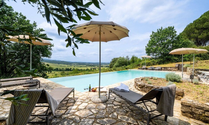 Lilliano Villa | Wonderful villa for 10 guests with WIFI, A/C, private pool, TV and panoramic view