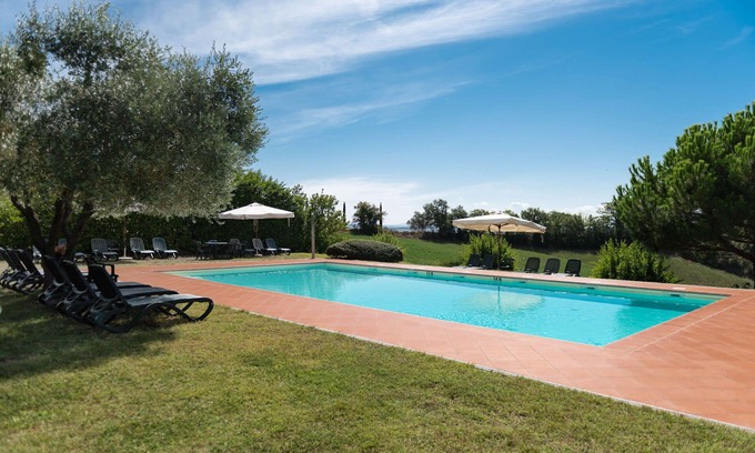 Siena Villa | Wonderful villa for 10 guests with WIFI, pool, TV and pets allowed