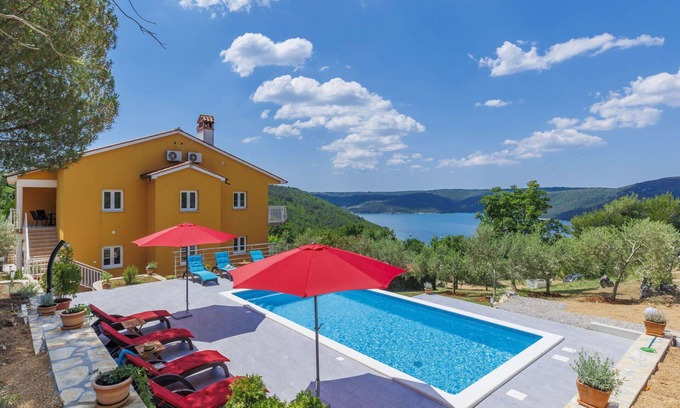 Trgetari House | Wonderful villa for 12 people with private pool, A/C, WIFI, TV, terrace, pets allowed and parking