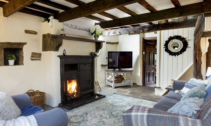 Bury House | Wonderful villa for 2 people with WIFI, TV and pets allowed