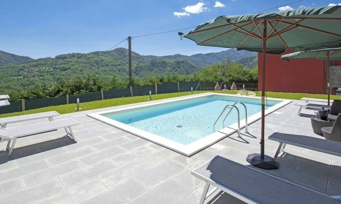 Tresana Villa | Wonderful villa for 2 guests with pool, A/C, WIFI, TV, patio and parking