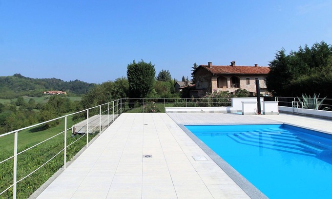 Brozolo House | Wonderful villa for 6 guests with private pool, WIFI, TV, veranda and panoramic view