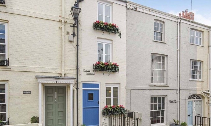 Kingsand House | Wonderful villa for 6 guests with WIFI and pets allowed