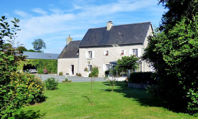 Biniville House | Wonderful villa for 7 guests with WIFI, TV, terrace, pets allowed and parking