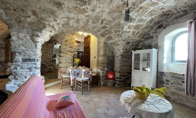 Valloria Villa | Wonderful villa for 5 people with parking