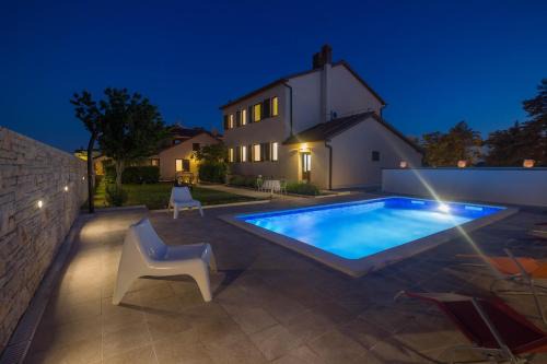 Valbandon Villa | Wonderful villa Valbandon with private pool and sauna near the beach and Briuni Islands