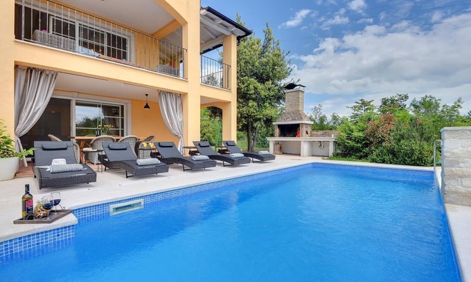 Rakalj House | Wonderful villa with pool, jacuzzi, sauna, gym