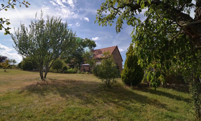 Marcillat House | Wonderfully quiet holiday home surrounded by nature