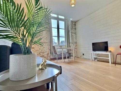 Centre Ville Apartment | WonderHost, bois et pierre en cœur de ville