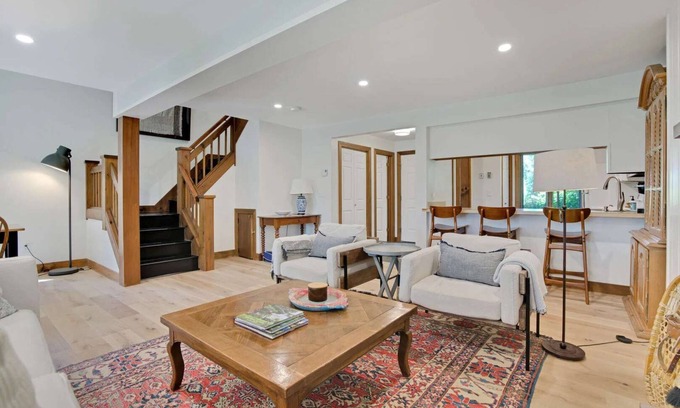 Quechee Condo | Wood Burning Fireplace, Pet-Friendly - Saltbox 11A