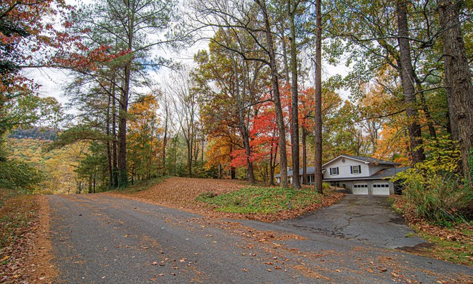 Flintstone House | Wooded Writer's Retreat with pool