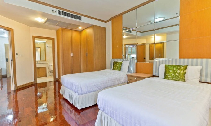 Thonglor Apartment | Wooden Floor 2 bedroom in Thonglo