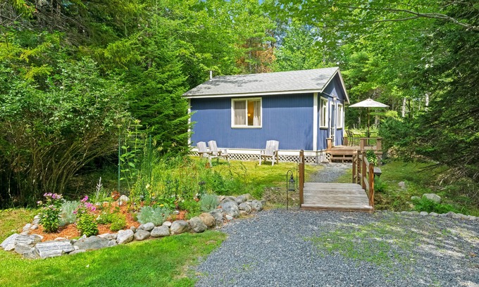 Mount Desert Cottage | Woodland Home near Long Pond w/Spacious Living Area, Full Kitchen & Deck