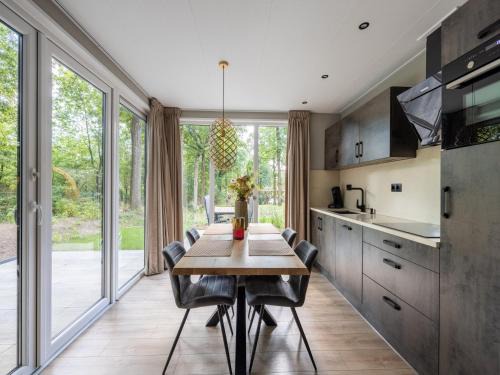 Bosgebied Hoenderloo House | Woodland Stay with Heated Pool, cleaning included