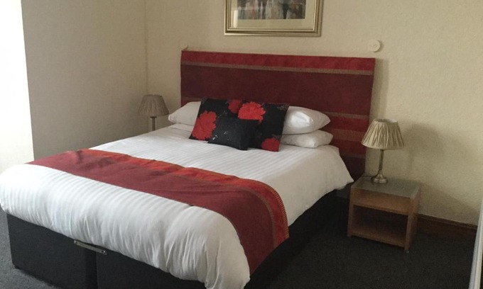 Crosby House | Woodlands Guest House
