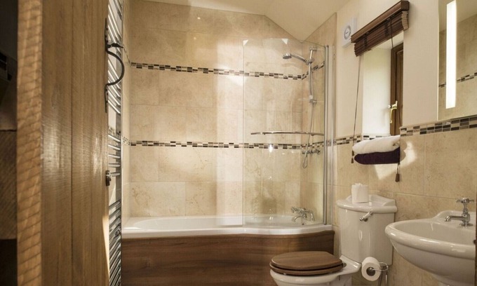 Woodmansey House | Woodmansey Caravan Sleeps 6 (3 Bedrooms), E18808