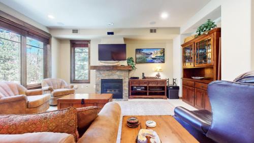 Woodwinds Apartment | Woodwinds #1303 condo