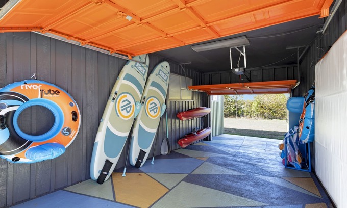 Lavon Cabin | Work Crew/Insurance-Ready Home Near Lavon & Wylie - ON THE WATER!