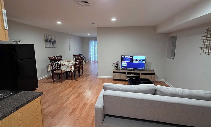 Ironbound District Apartment | Work+Stay NYC+EWR Train Walk