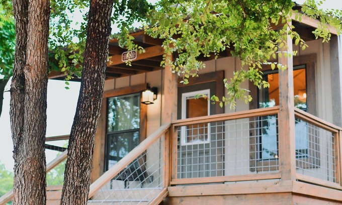 Seguin Cabin | Wow! Brand new Creekfront Cabin! Hot tub, hiking, kayaking & more! - SG6