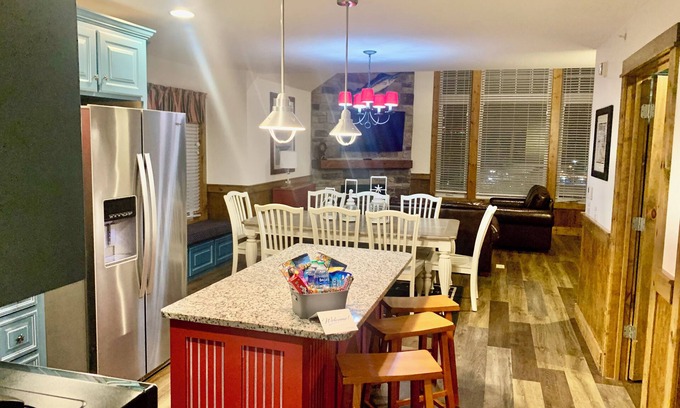 Branson Cottage | WOW! Branson 4BDR modern cottage with gameroom and best amenities in town!