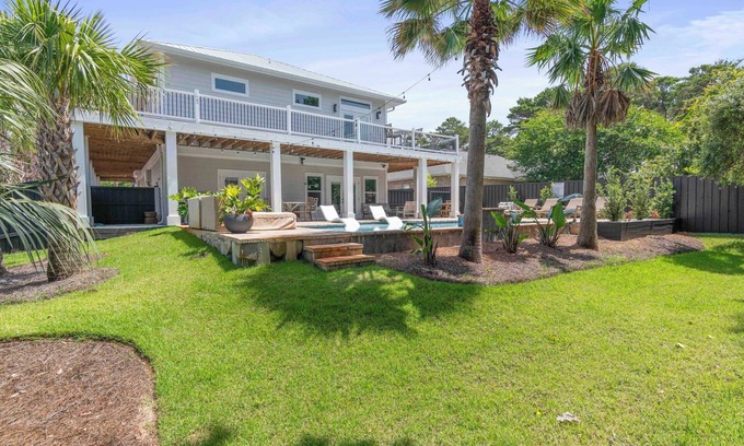 Gulfview Heights House | Wraparound Deck, Pool, Golf Cart Incl - Solstice