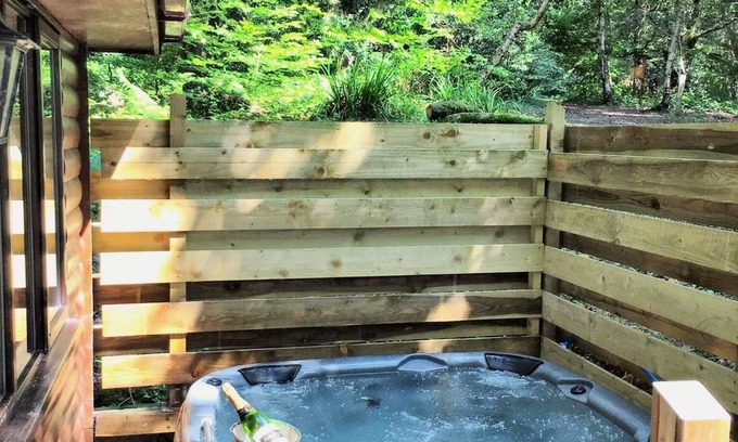 Llanybri House | Wren 21-Hot Tub-Woodland Lodges-Tenby-Camarthenshire