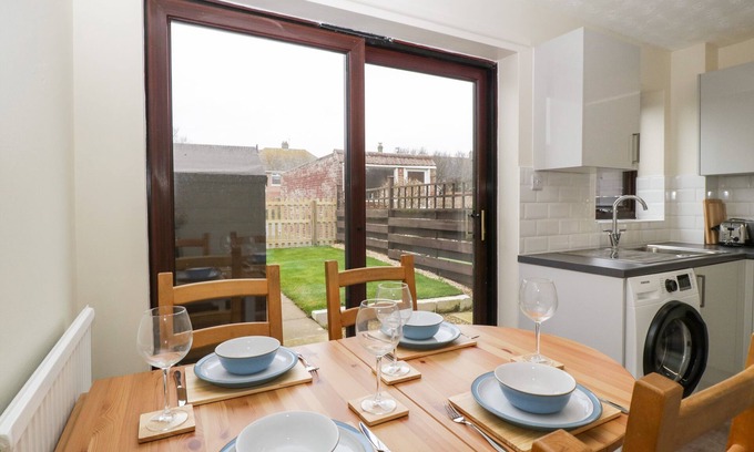 Wyke Regis Cottage | Wren Cottage