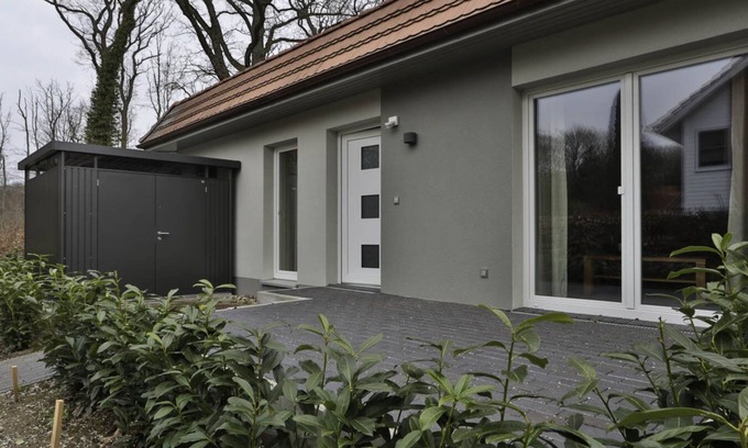 Nienhagen Apartment | Wunderschöne, Modern Ausgestattet 3 Zimmerwohnung mit Terrasse und Loggia Erwartet Sie - Direkt am Wunderschönen "gespensterwald"