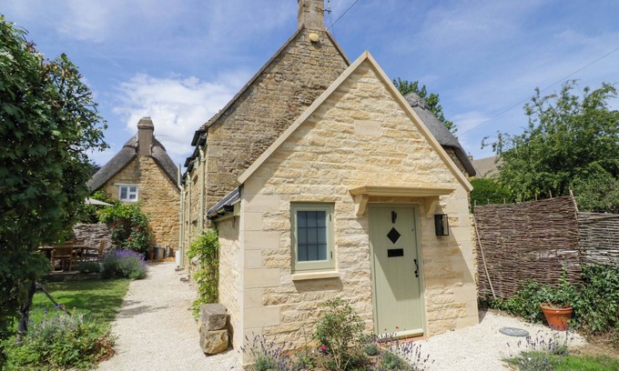 Chipping Campden Cottage | WYNCLIFFE, family friendly, with open fire in Chipping Campden