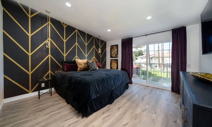 Palm Springs Condo | X116 · Mesquite Glamour