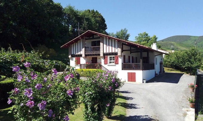 Urrugne House | Xearbaita - Urrugne - Gîte