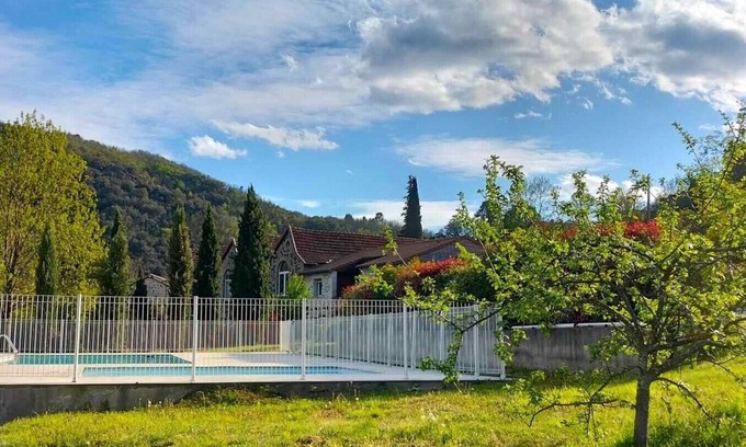 Pont-de-Labeaume Apartment | xxxxxxxxxx