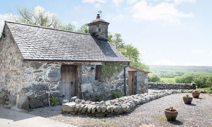 Llanbedr Cottage | Y BECWS, romantic, character holiday cottage in Llanbedr