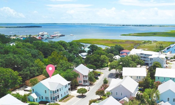 Southport House | ☆Yacht Basin Getaway☆ Walk To The Waterfront, Provision Company, Fishy Fishy