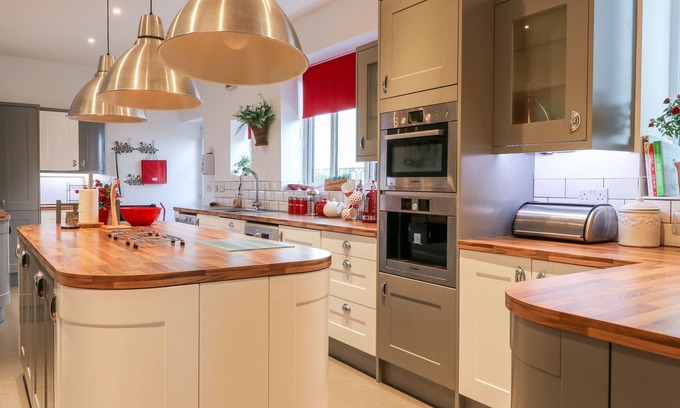Scarborough Cottage | Yardley Manor